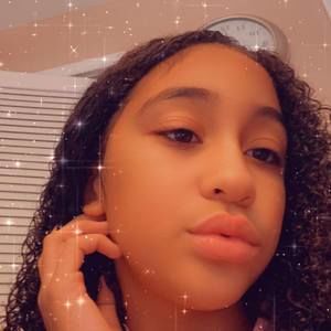 Meet your Posher, Alexia